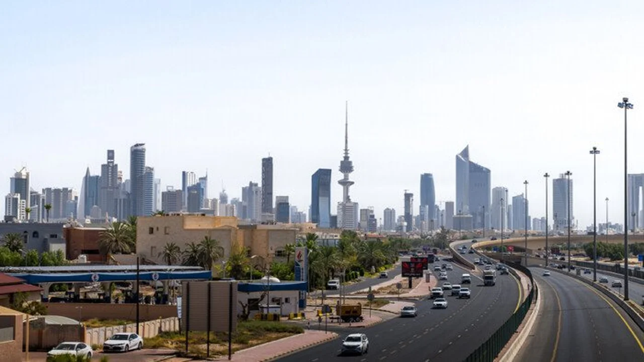 حالة الطقس في الكويت الأحد بين الحرارة والغبار وفرص الأمطار المتفرقة ليلاً